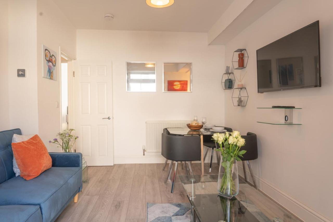 Apartment Highfield House - 1 Bed-sleeps 2-tjs20hh